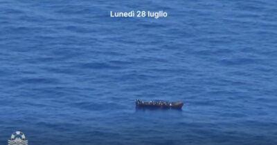 Copertina di Migranti, Frontex nega le accuse: “Sul soccorso di lunedì Sea Watch dice falsità”
