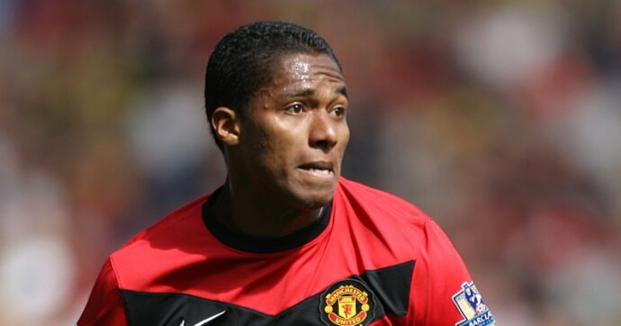 Antonio Valencia salva un giovane che voleva buttarsi da un ponte: “Sono sceso dalla macchina e ho iniziato a parlargli”