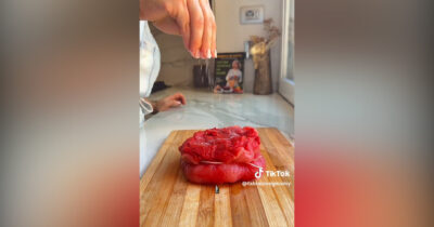 Copertina di Il filetto e il carpaccio? Ora si fanno con l’anguria. La “carne” vegana diventa virale