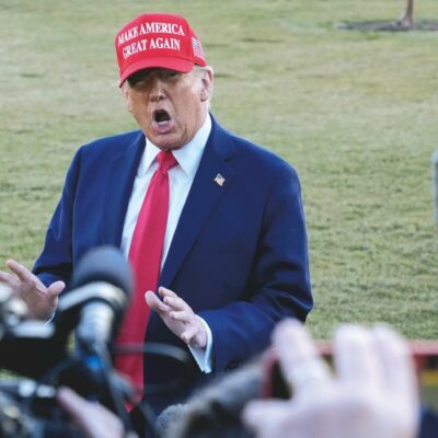 Copertina di Dazi, l’Ue aspetta e spera: il mondo appeso a Trump