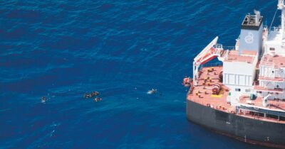 Copertina di Sea Watch accusa Frontex: “Soccorsi arrivati in ritardo”