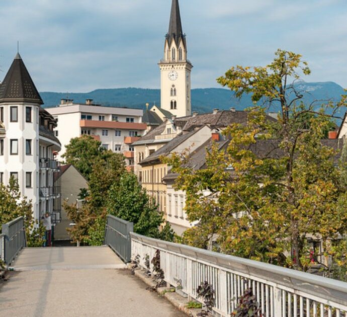 Il progresso si ferma in un piccolo bar di Villach, qui si paga solo in moneta