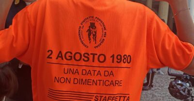 Copertina di Da Milano a Bologna, la staffetta della memoria: a piedi o in bici da tutta Italia per ricordare la strage alla stazione