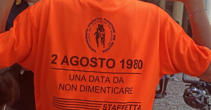 Da Milano a Bologna, la staffetta della memoria: a piedi o in bici da tutta Italia per ricordare la strage alla stazione