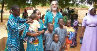 Lascio il Niger e riabituo gli occhi ai ‘bianchi’. In aeroporto confesso qual è il mio esplosivo