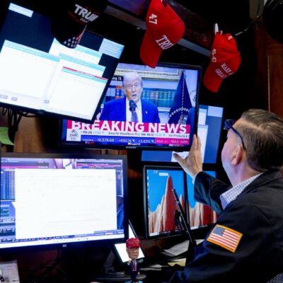 Copertina di Gli Usa firmano i nuovi  dazi (senza Cina e auto): borse ko