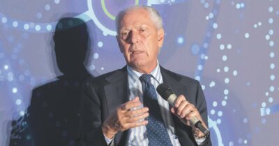 Copertina di Urso e Tronchetti, tensioni su Pirelli:  Conte fa il paciere