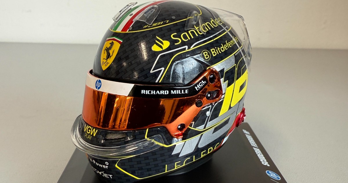 Ferrari in scala 1:5, i caschi di Leclerc e Hamilton diventano da collezione