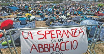 Copertina di Giubileo dei giovani, a Tor Vergata un milione di segnali di pace