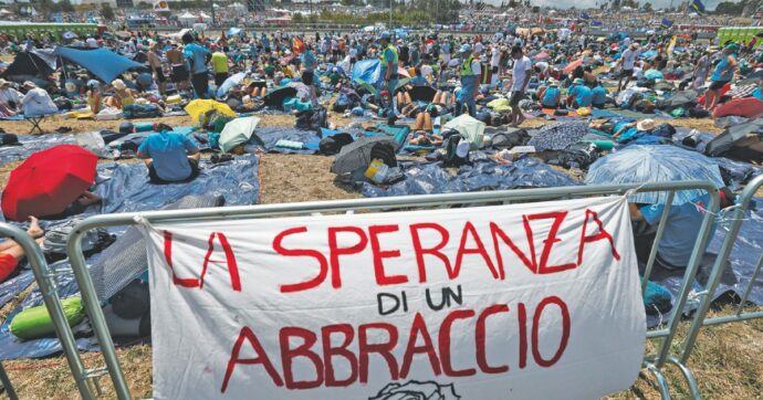 Giubileo dei giovani, a Tor Vergata un milione di segnali di pace