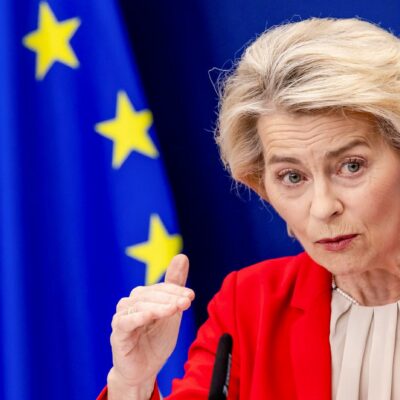 Copertina di Dazi, Pasquale Tridico: “Von der Leyen ci ha svenduti. Ora il Pd ci aiuti a sfiduciarla”