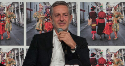 Copertina di “Voglio lo stesso cognome di mia madre Mina”: Massimiliano Pani aggiungerà all’anagrafe Mazzini. Intanto l’artista sta preparando il nuovo album jazz