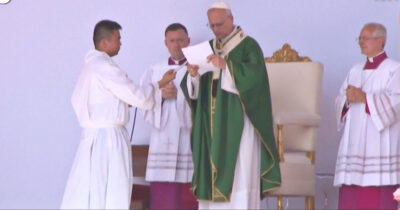 Copertina di “Siamo coi giovani di Gaza e con quelli dell’Ucraina”: le parole di Leone XIV alla messa del Giubileo – Video