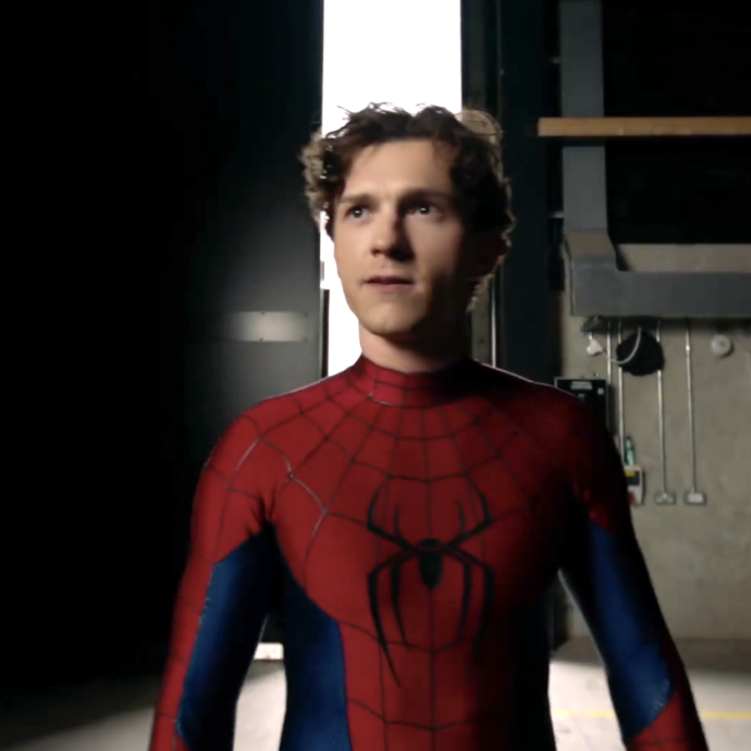 Tom Holland svela il nuovo costume dell’Uomo Ragno in “Spider-Man: Brand New Day” – IL VIDEO