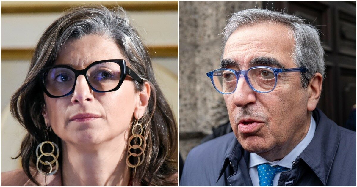 Bari consegna le chiavi della città a Francesca Albanese. Il centrodestra all’attacco, Gasparri: “Una sventurata” Bari consegna le chiavi della città a Francesca Albanese. Il centrodestra all’attacco, Gasparri: “Una sventurata”