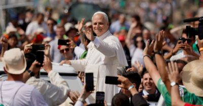 Copertina di Il papa ai giovani: “con Gaza e L’ucraina”