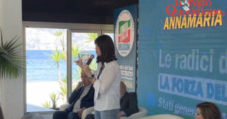 Copertina di 2 agosto, ministro Bernini: “A Bologna un comiziaccio politico. Non stavano onorando le vittime”