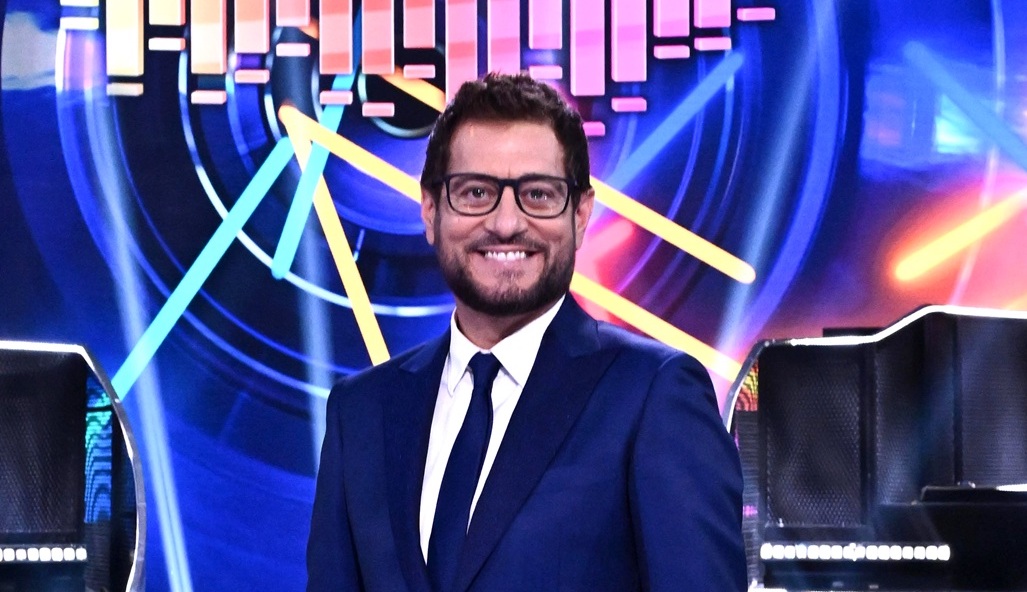 “Il momento più difficile? Dopo il successo di Sarabanda lo stop. Non lo rifarei, in tv bisogna starci sempre. È il segreto per durare”: così Enrico Papi “Il momento più difficile? Dopo il successo di Sarabanda lo stop. Non lo rifarei, in tv bisogna starci sempre. È il segreto per durare”: così Enrico Papi