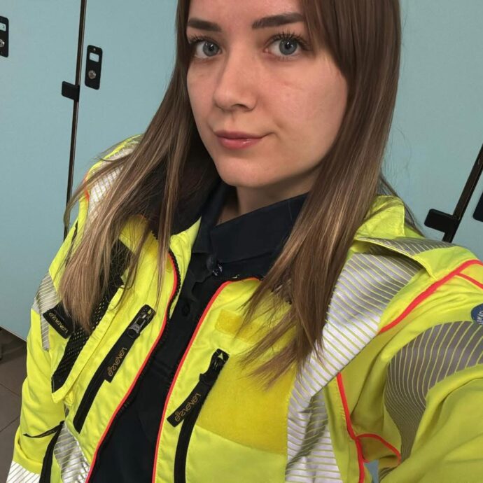 “Dopo l’incidente ho cercato di mantenerla vigile, le ho stretto la mano per tranquillizzarla”: la studentessa di infermieristica Asia Salvagno salva una donna