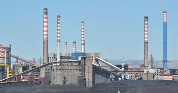 Ilva, Urso  avvisa  Taranto: “Intesa  o la produzione  va a Gioia Tauro”