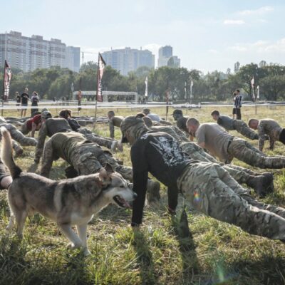 Copertina di Ucraini chiusi nello stadio per forzarli ad arruolarsi