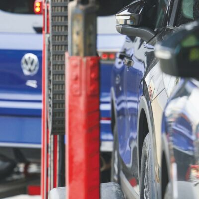 Copertina di Caos dazi: sulle auto  al 27,5%. E Berlino ora tratta in proprio