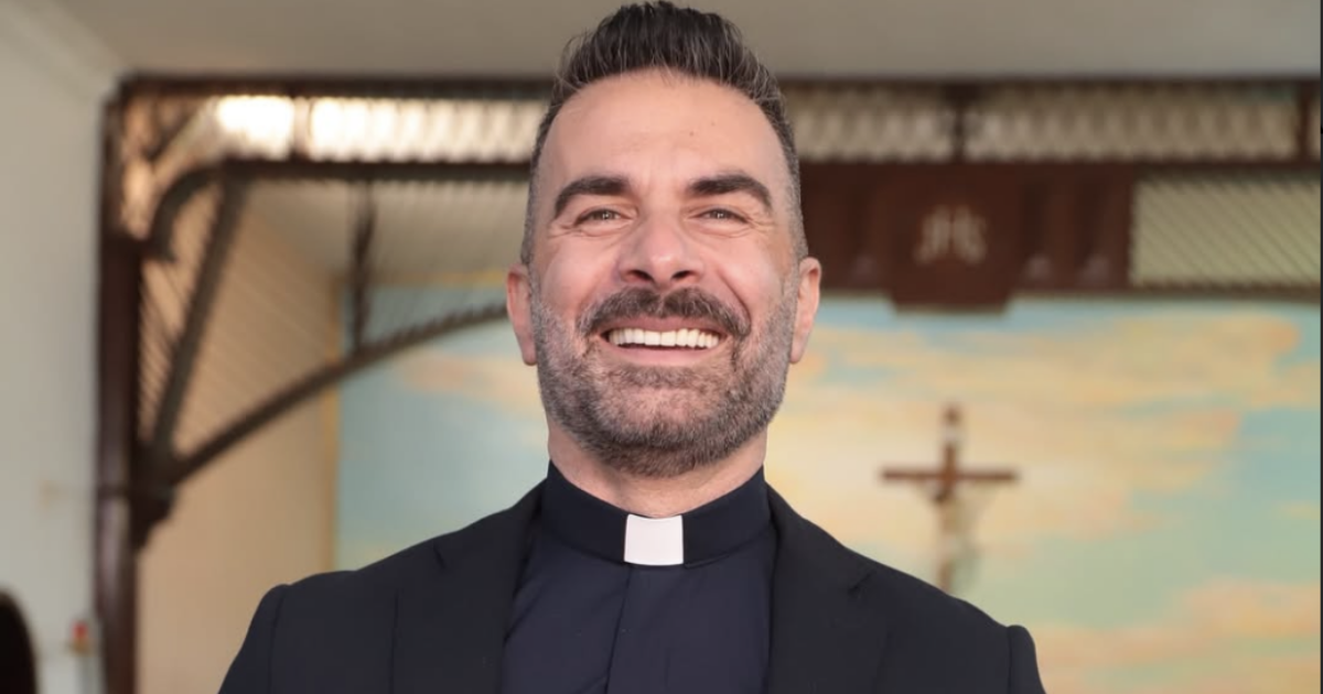 “Dov’è Dio a Gaza? C’è da chiedersi dove sia il cuore dell’uomo. Evangelizzo sul web con messaggi positivi. Io prete hot? Frainteso”: parla Don Cosimo Schena