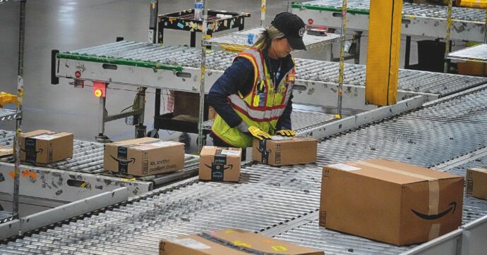 Amazon vs Agcom. Sì alla remissione alla Corte europea