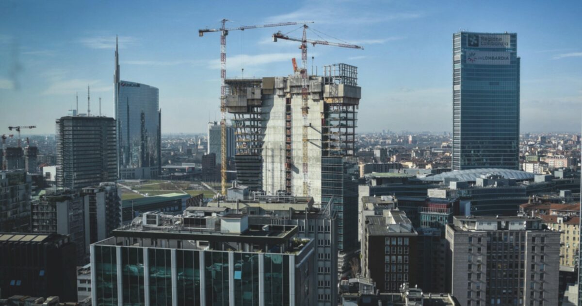 milano e napoli sono scosse da grosse questioni morali ma alle opposizioni non interessa cambiare il sistema