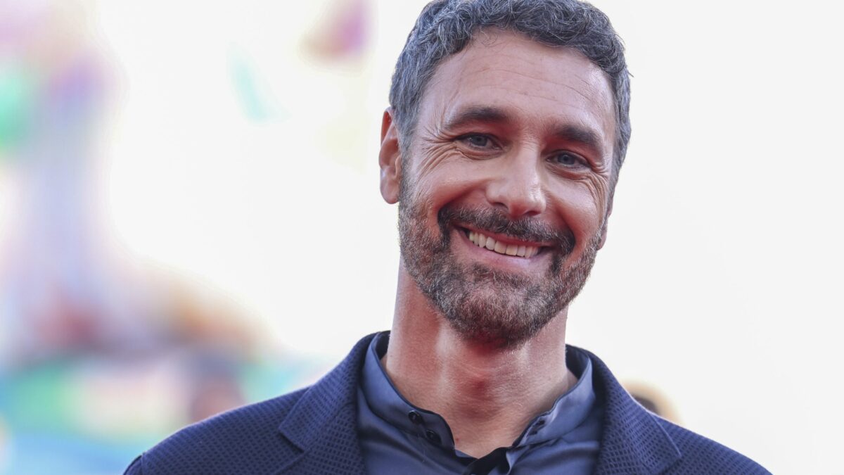 “Una volta se non piacevi, ti ignoravano. Oggi esistono gli haters e le vendette. Mi sono preso una pausa da tutto, è stata una benedizione”: parla Raoul Bova