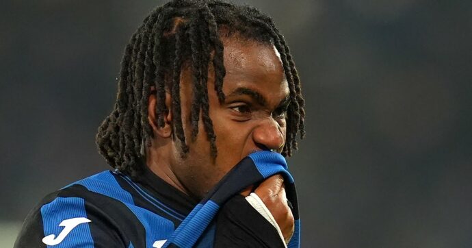 Mistero Lookman: nessuno sa dove sia finito l’attaccante nigeriano. Il suo appartamento a Bergamo è vuoto