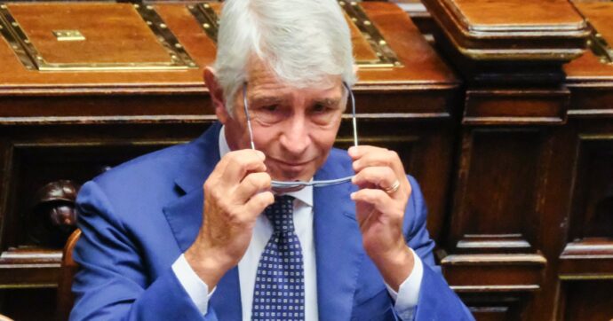 L’ultimo svarione di Abodi: sbaglia la nomina del nuovo presidente Coni. I pasticci e le gaffe del ministro dello Sport