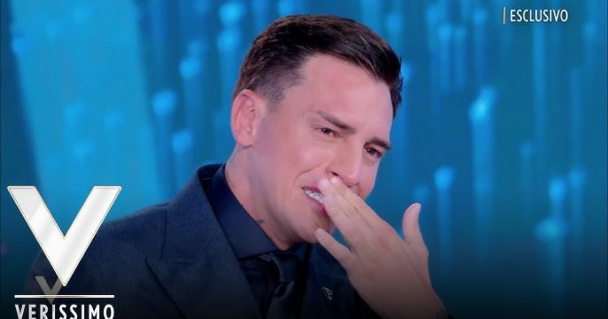 Alessandro Basciano agli arresti domiciliari: non si è presentato a Milano per l’applicazione del braccialetto elettronico. L’avvocato: “Abita alle Canarie”