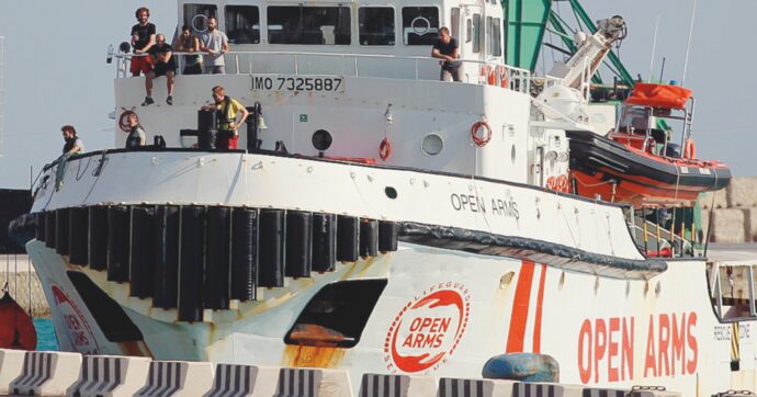 Scandalo Almasri, Conte si autodenunciò sulla Diciotti pro Salvini (che poi gli disobbedì)