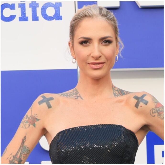 “Ma cosa state facendo ai vostri figli? Non vi rendete conto dei danni e del pericolo di mostrarli”: Ema Stokholma contro Belen Rodriguez