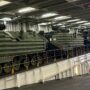 Copertina di Genova, i portuali non caricheranno il cannone Leonardo sulla nave saudita piena di armamenti: le foto