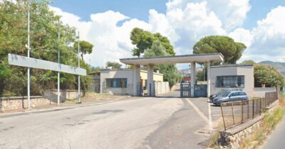 Copertina di Cartiera di Tivoli (Rm), dipendenti pedinati (pure a cena) e licenziati. “Norme rispettate”