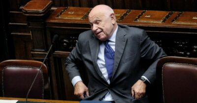 Copertina di "Il ministero ha ricevuto le carte solo il 20 gennaio": tutte le mail che sbugiardano Nordio