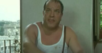 Copertina di “Da piccolo dormiva nel comò, una volta se lo dimenticarono chiuso dentro. Non sapeva leggere i copioni, lo aiutavamo noi figli”: così Alessandro Lechner su papà Bombolo