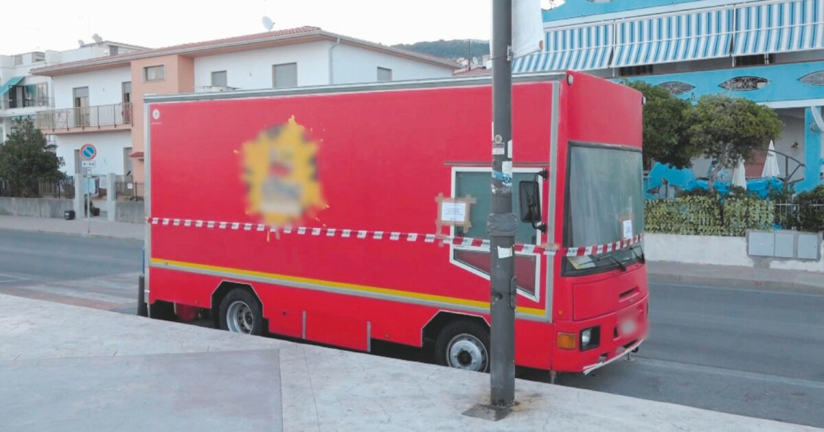 l8217ambulante del caso botulino tenevo i barattoli dei broccoli aperti li volevo mostrare ai clienti