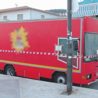 Copertina di Botulino, “più alimenti contaminati” nel food truck di Diamante. “Forse usava un solo attrezzo per tutto”