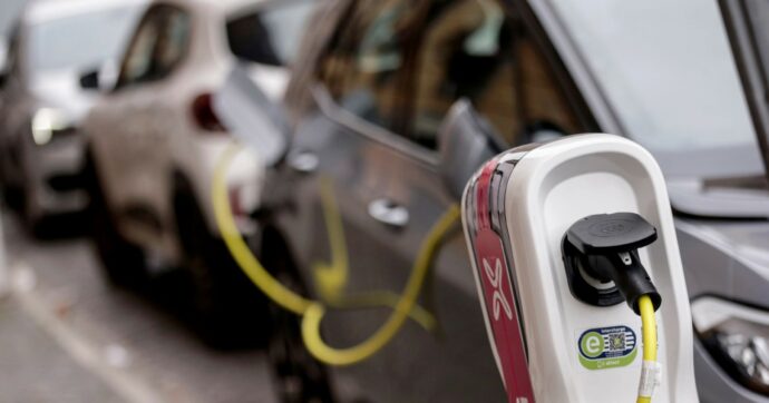 Auto elettriche, arriva il bonus fino a 11 mila