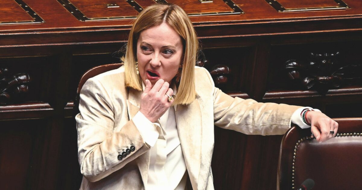 Sgombero Leoncavallo, Meloni: “Non ci possono essere zone franche”. Sala: “Non ci hanno avvertito”. Avs: “Era un presidio culturale”