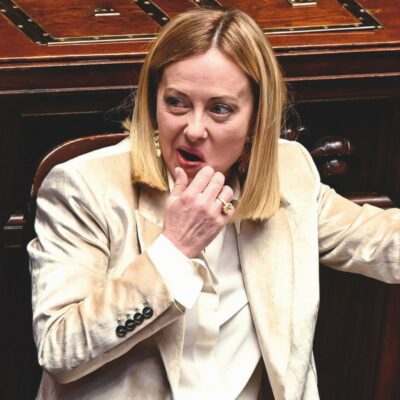 Copertina di Trump-Putin, Donald sonda Meloni per organizzare il vertice a Roma: Mosca dice no