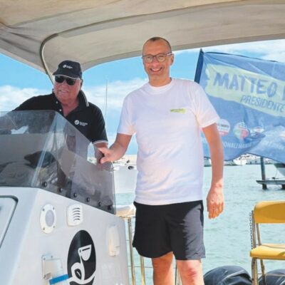 Copertina di Inchiesta Pesaro, Ricci fa lo spot sulla barca: ci lavora un suo candidato