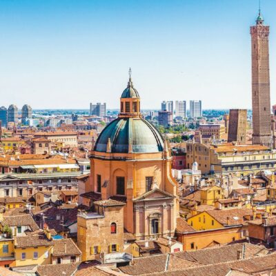 Copertina di Bologna come Milano: 10 colossi su 13 costruiti con procedura “semplificata”