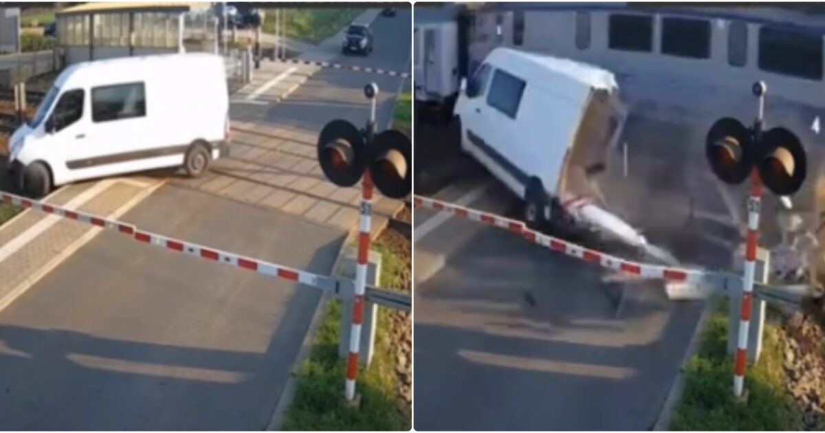 Furgone rimane intrappolato sui binari: il treno lo travolge a tutta velocità e lo distrugge. La manovra disperata e lo schianto – IL VIDEO