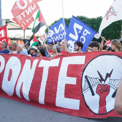 Copertina di Ponte sullo Stretto, migliaia in piazza: i contrari sono già il doppio di un anno fa