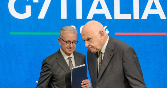 Almasri, così Bongiorno suggerì alle giudici di interrogare Mantovano e non Nordio: “È lui che ha gestito la vicenda”