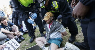 Londra, proteste contro la messa al bando del movimento pro-Pal: 150 arresti per “sostegno al terrorismo”